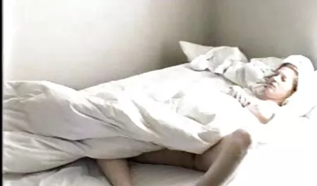 ソファの上に美しいセリア膣柄 イケメン と 美女 の セックス 動画